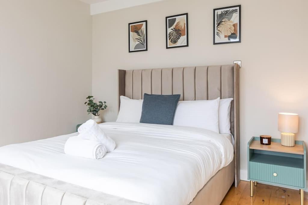 Apartment Modern Penthouse 2 Bed, 2 Bath Sleeps 6 Centre Belfast