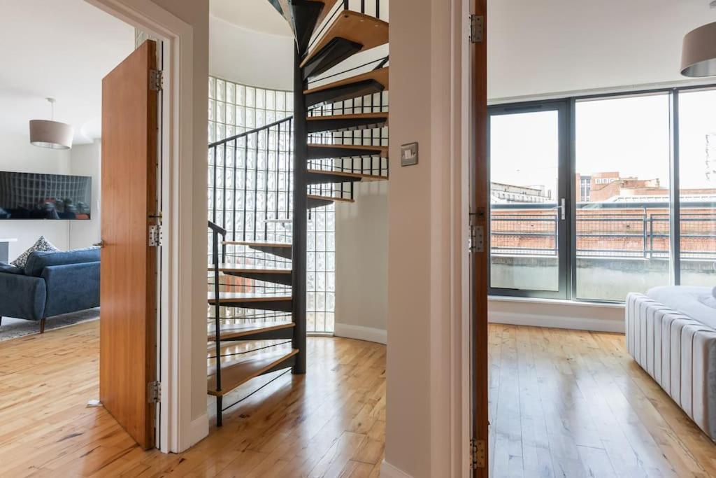 Apartment Modern Penthouse 2 Bed, 2 Bath Sleeps 6 Centre Belfast